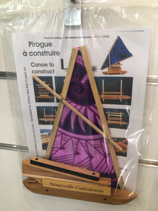 pirogue en bois mauve à construire