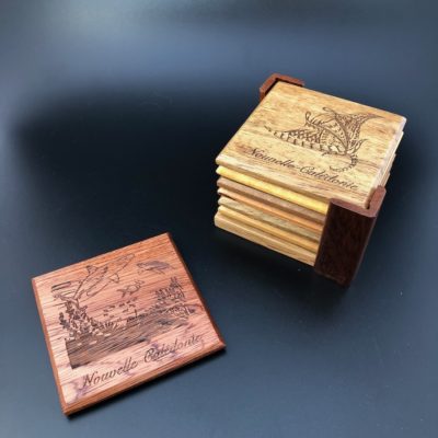 Dessous de verre "fonds marins" et support en bois calédonien