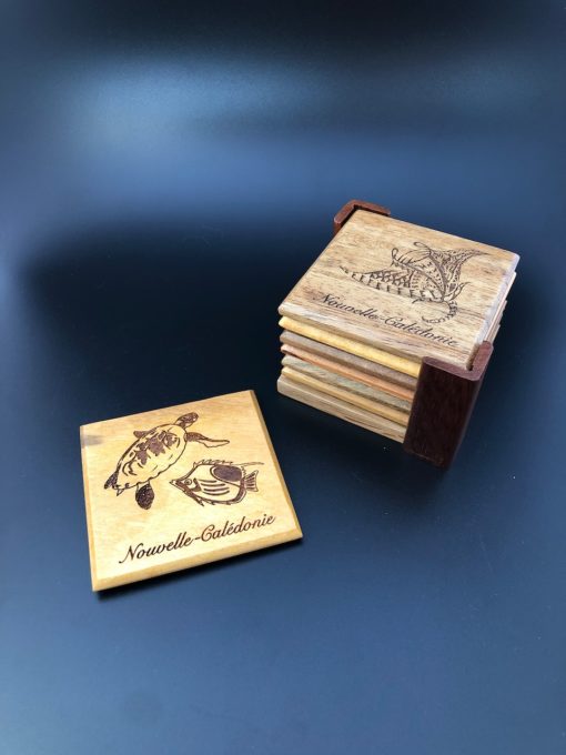 Dessous de verre "tortue et poisson" et support en bois calédonien