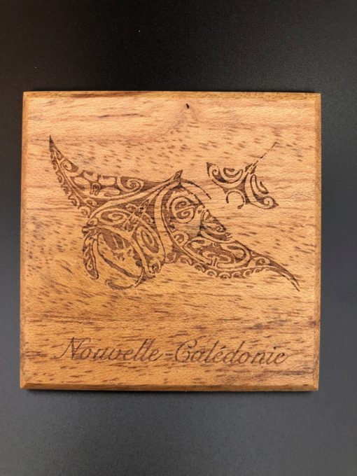 Dessous de verre en bois « raie manta tribale » – Laser Art Pacific