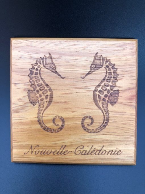 Dessous de verre en bois « hippocampe » – Laser Art Pacific