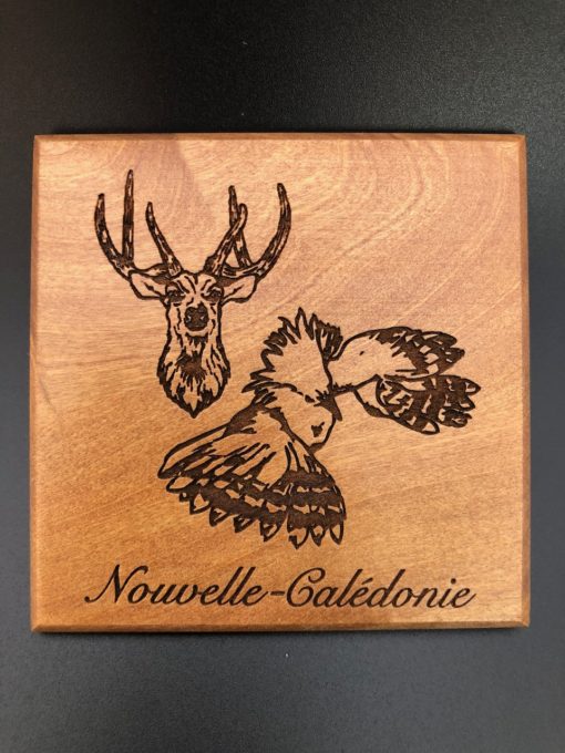 Dessous de verre en bois « cerf & cagou » – Laser Art Pacific
