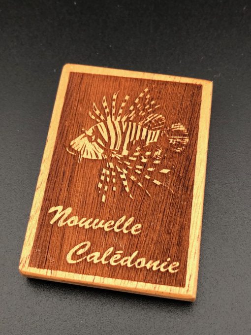 Magnet "rascasse" en bois calédonien