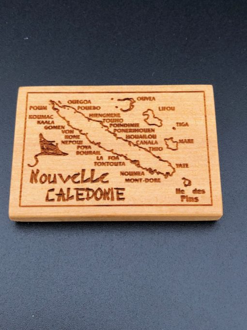 Magnet "carte nouvelle calédonie" en bois calédonien