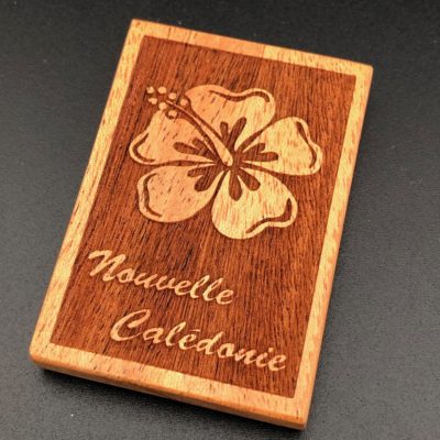 Magnet "hibiscus" en bois calédonien