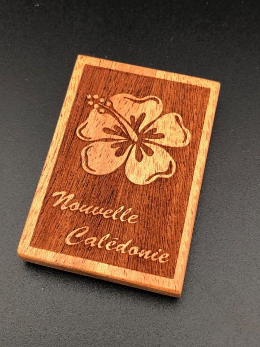 Magnet "hibiscus" en bois calédonien